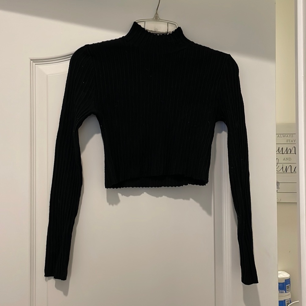 Forever 21 ribbed long sleeve black top